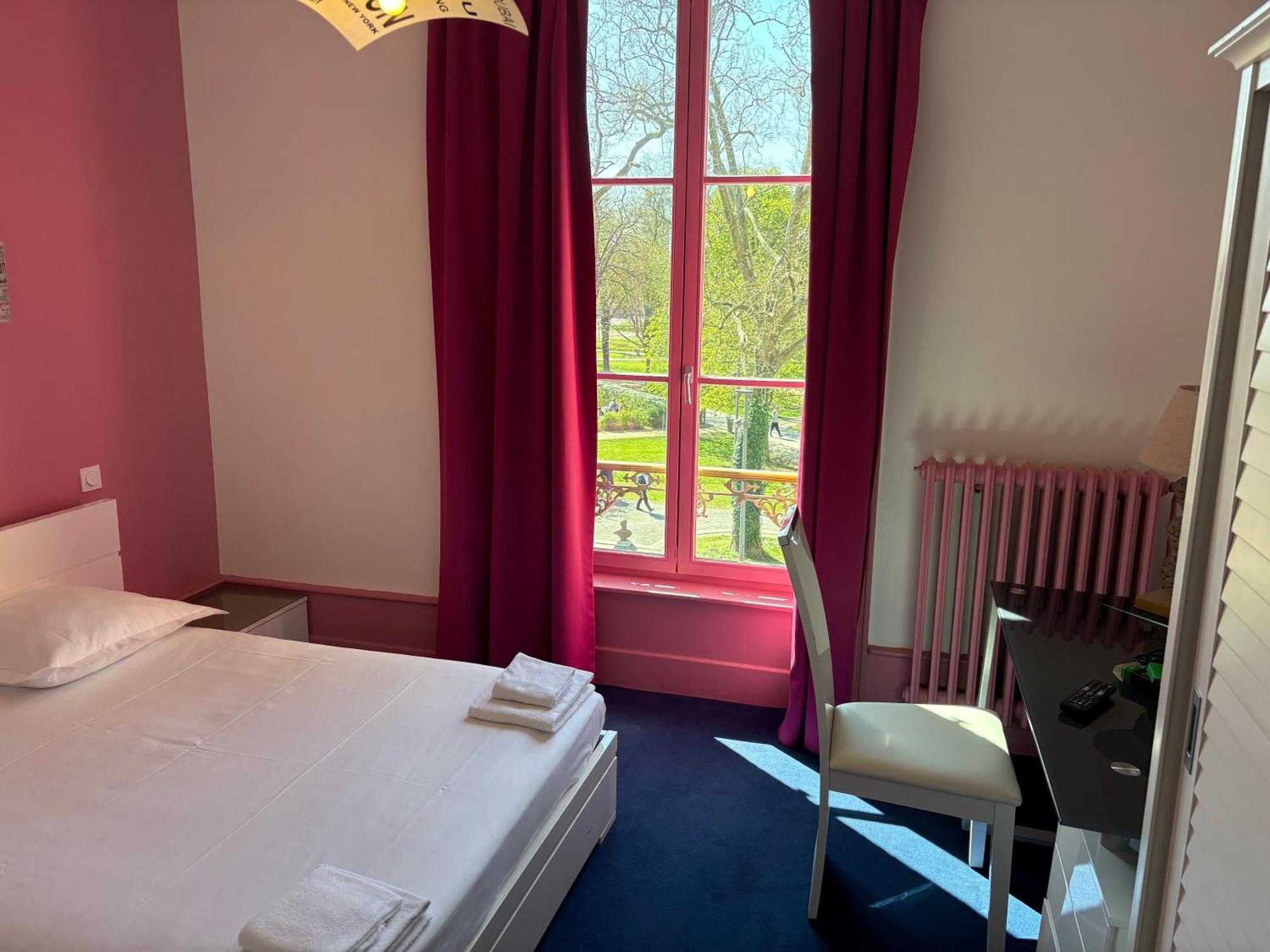 Hotel Couleurs Sud Centre-Ville Gare Charleville-Mézières Eksteriør billede